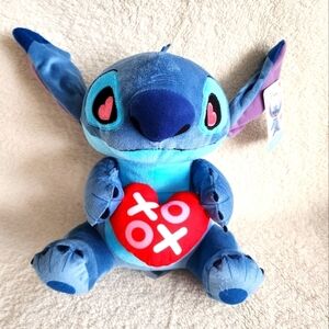 New Disney 12' Lilo & Stitch limited edition Valentine's Day Plush Greeter XO XO